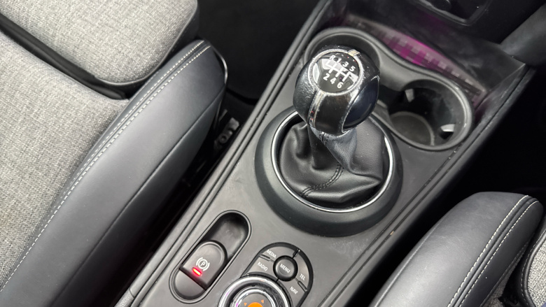 MINI Countryman 1.5 Cooper 5dr [Chili/Media Pack XL] Petrol Hatchback